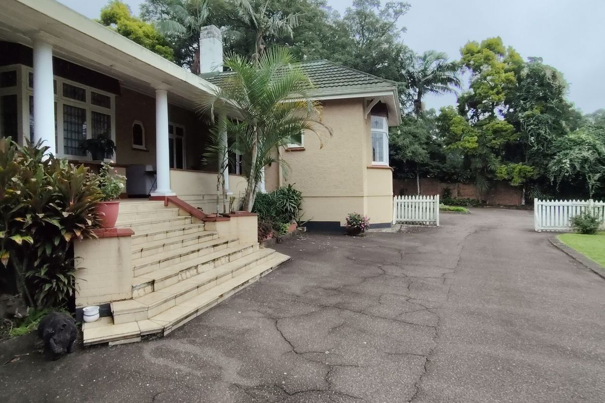 House For Sale in Hillcrest Central - Photo 3