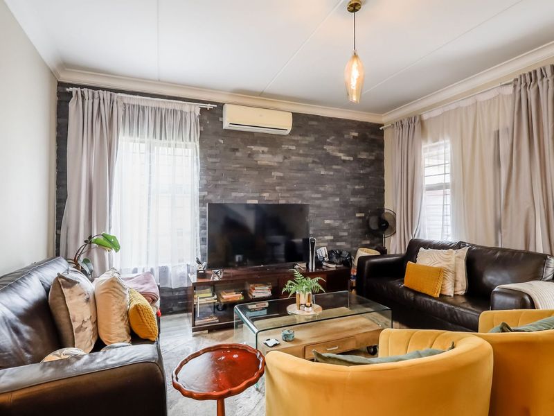 Townhouse To Rent in Olympus AH - Photo 8