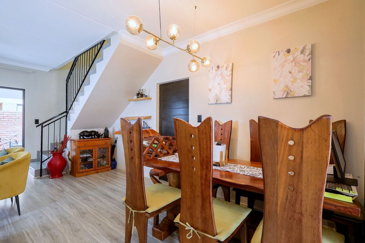 House For Sale in Olympus AH - Photo 5