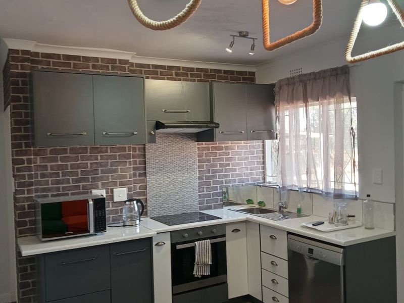 Apartment To Rent in Fairland - Photo 2