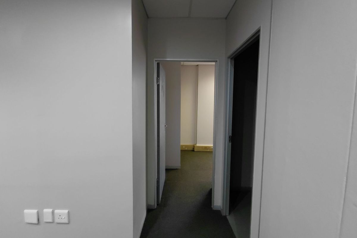 Office To Rent in Faerie Glen - Photo 3