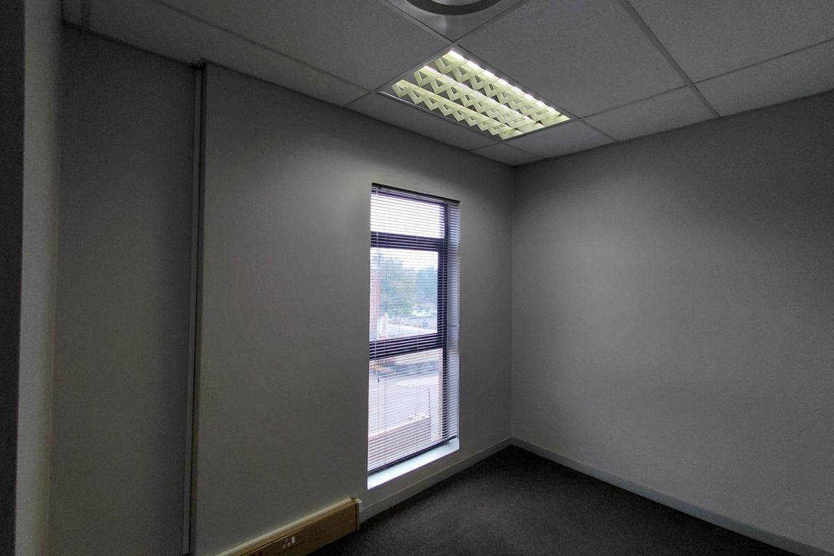 Office To Rent in Faerie Glen - Photo 5