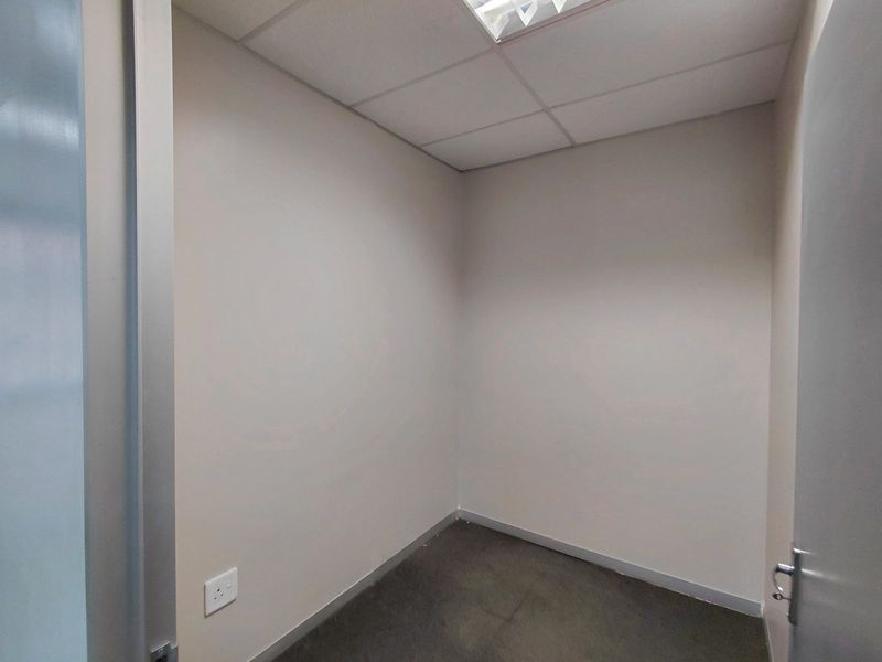 Office To Rent in Faerie Glen - Photo 7