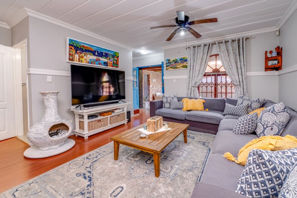 House For Sale in Noordheuwel - Photo 3