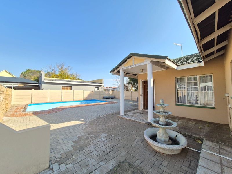 House For Sale in Rhodesdene - Photo 10