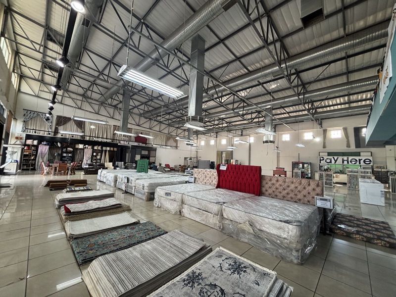 Commercial To Rent in Montana - Photo 9