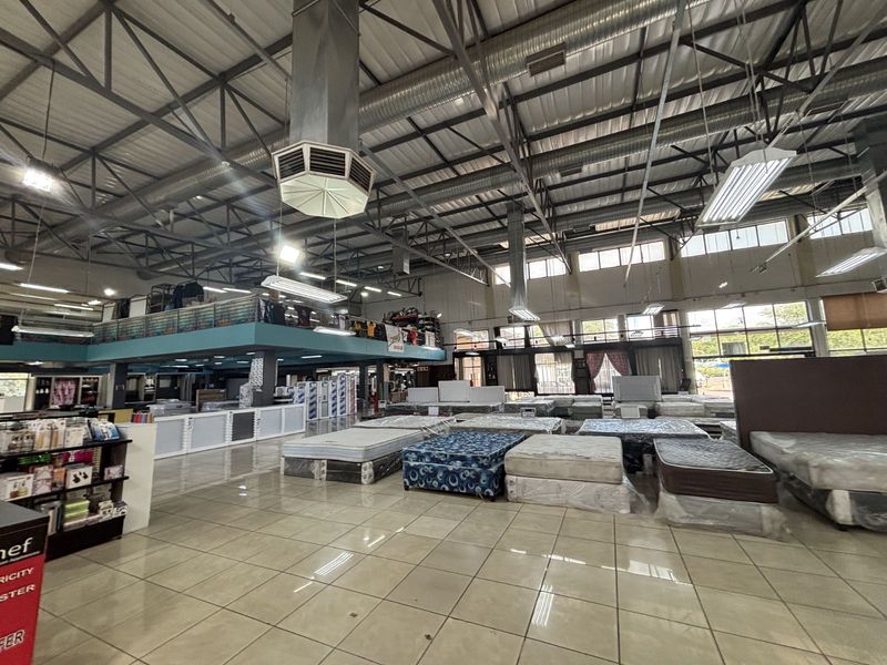 Commercial To Rent in Montana - Photo 3