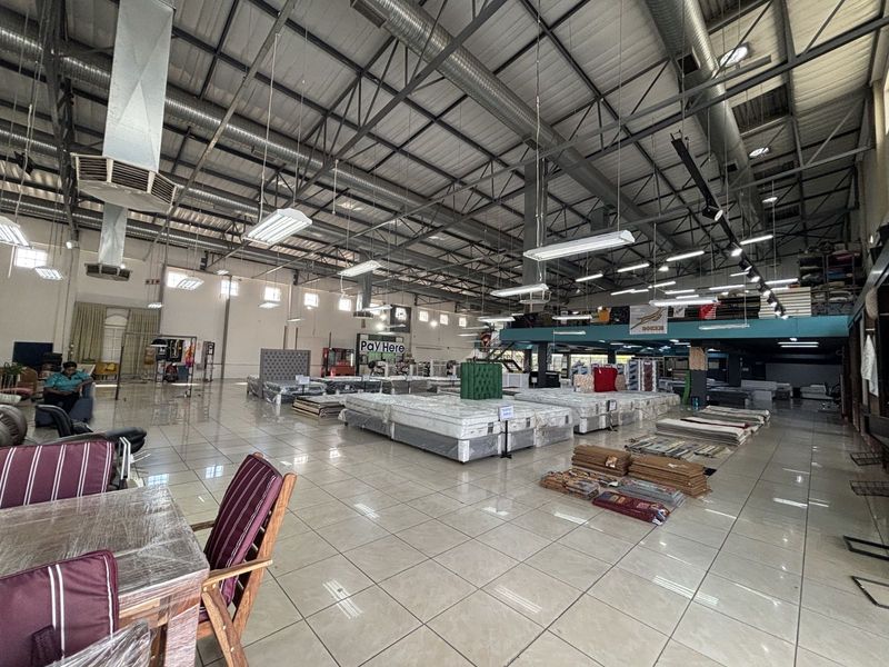 Commercial To Rent in Montana - Photo 8