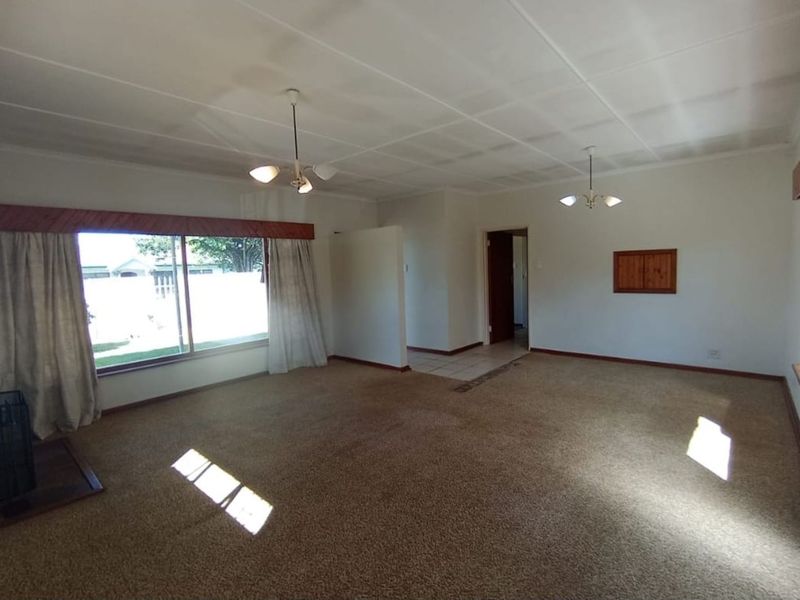 House For Sale in Loerie Park - Photo 5