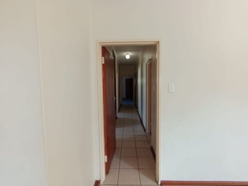 House For Sale in Loerie Park - Photo 6