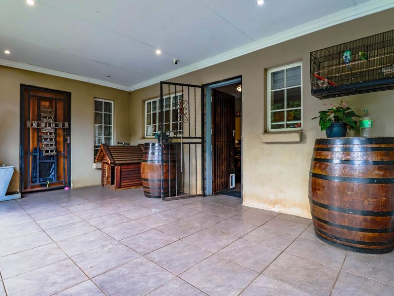 House To Rent in Monavoni - Photo 2