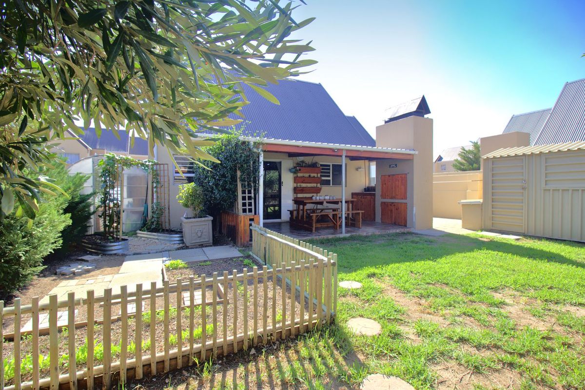 House For Sale in Whispering Pines - Photo 3