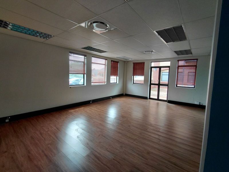 Office To Rent in Faerie Glen - Photo 5