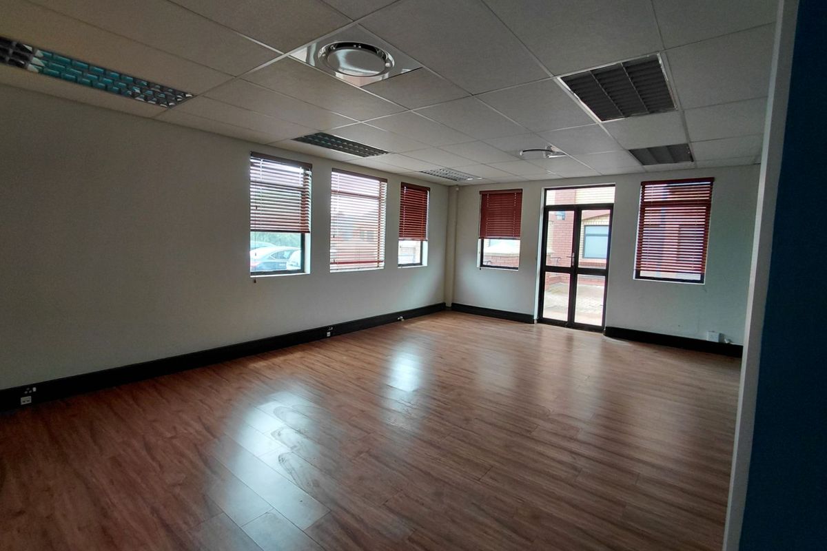 Office To Rent in Faerie Glen - Photo 5