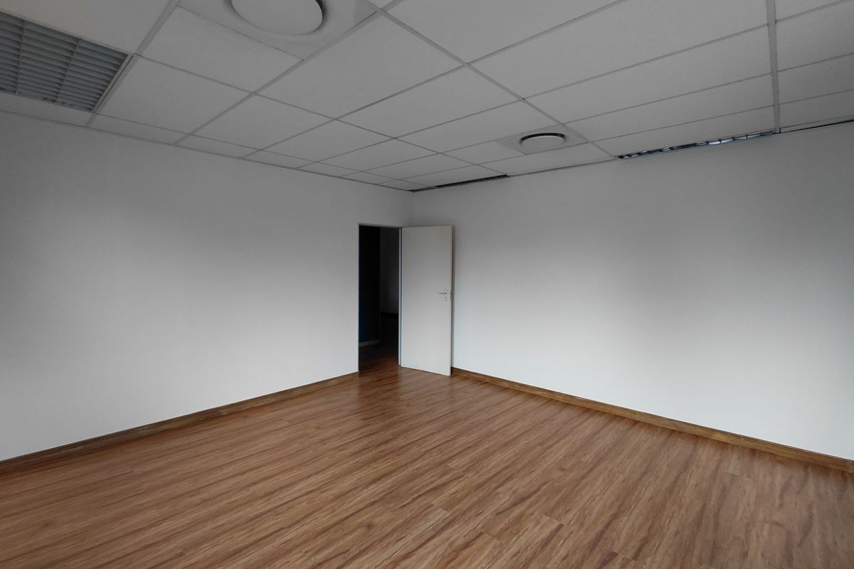 Office To Rent in Faerie Glen - Photo 2