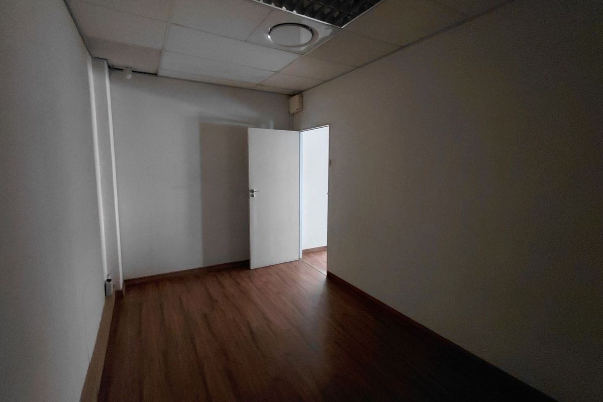 Office To Rent in Faerie Glen - Photo 3