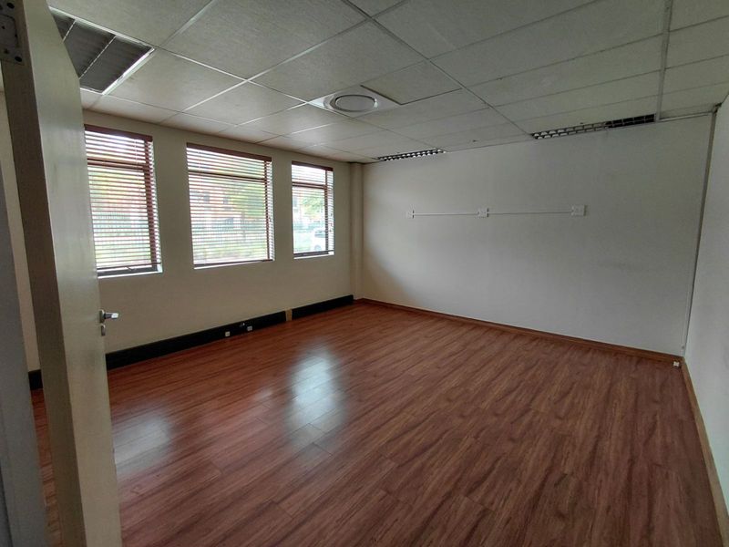 Office To Rent in Faerie Glen - Photo 2