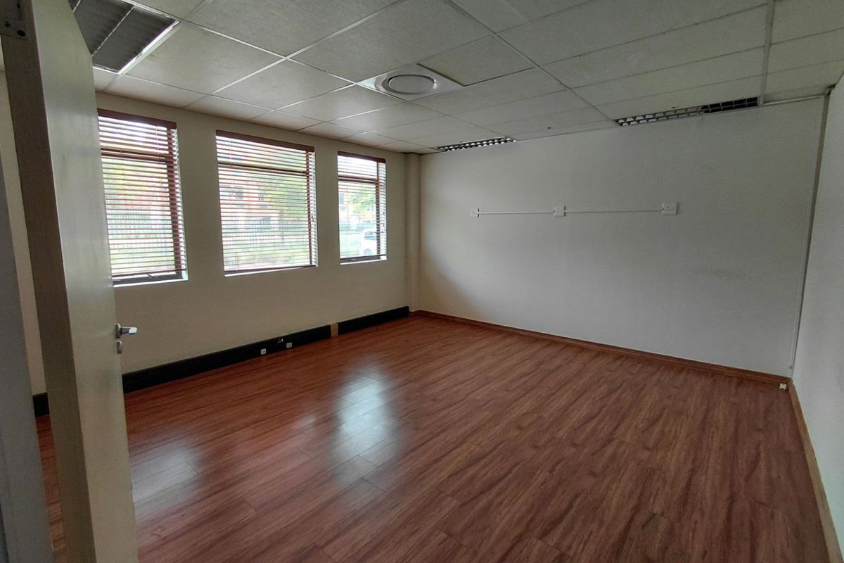 Office To Rent in Faerie Glen - Photo 2