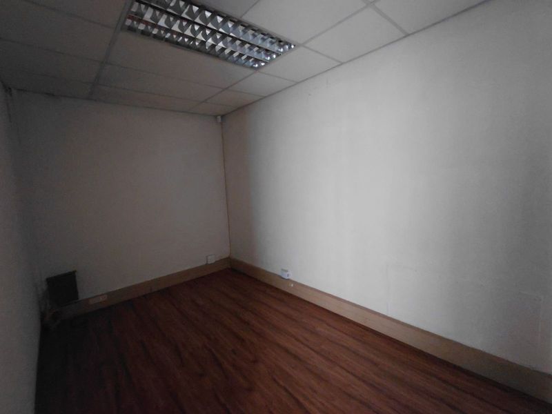 Office To Rent in Faerie Glen - Photo 4