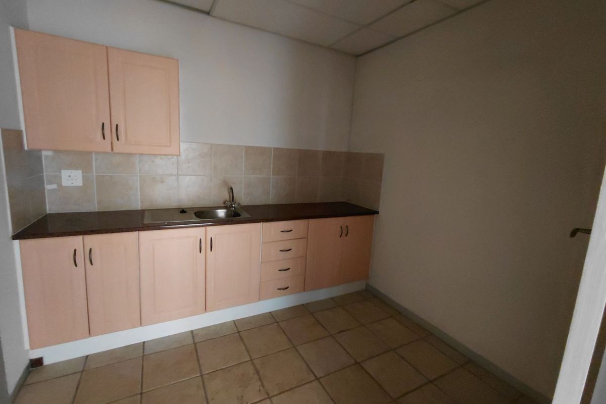 Office To Rent in Faerie Glen - Photo 5