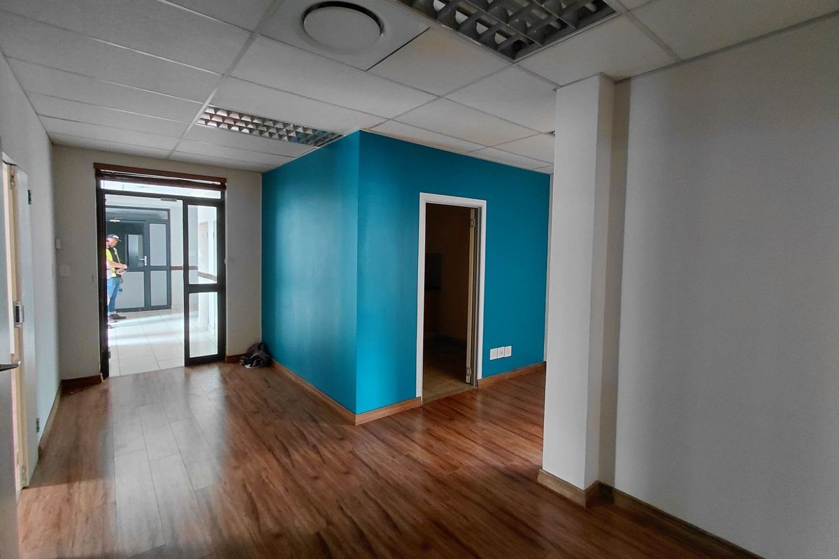 Office To Rent in Faerie Glen - Photo 2