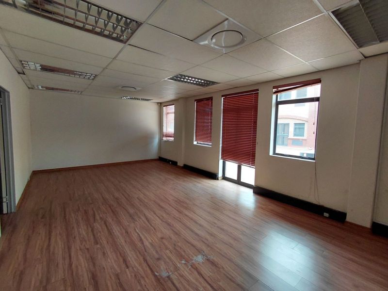 Office To Rent in Faerie Glen - Photo 4