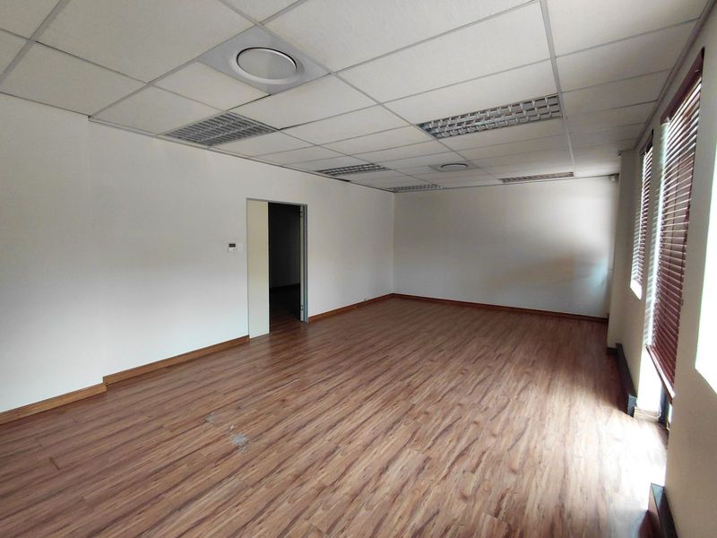 Office To Rent in Faerie Glen - Photo 3