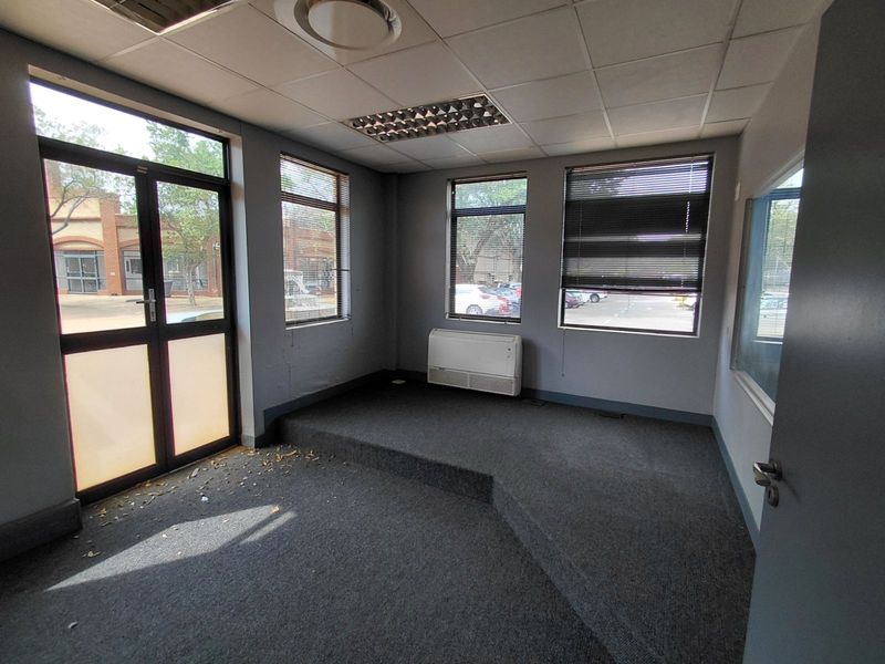 Office To Rent in Faerie Glen - Photo 9