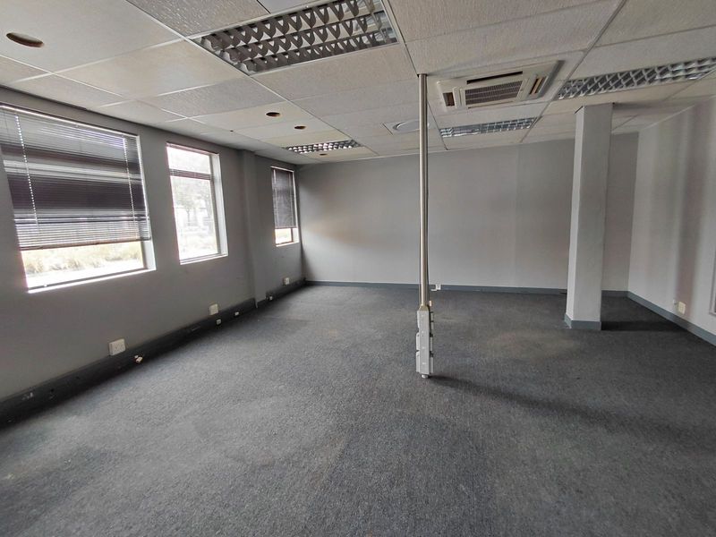 Office To Rent in Faerie Glen - Photo 5