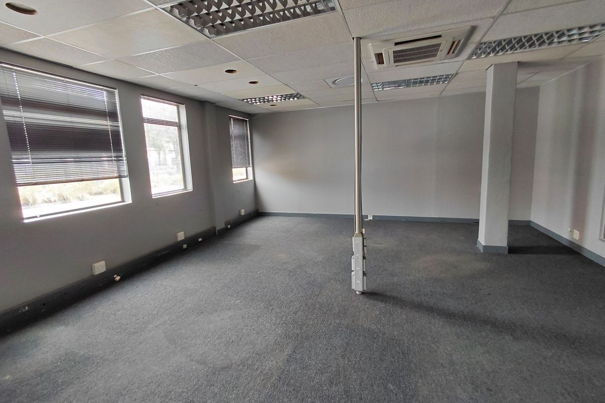 Office To Rent in Faerie Glen - Photo 5