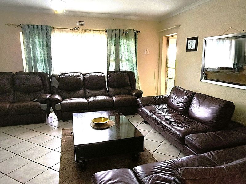 Apartment For Sale in Noordheuwel - Photo 3