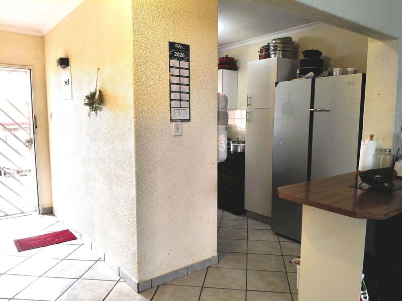 Apartment For Sale in Noordheuwel - Photo 5