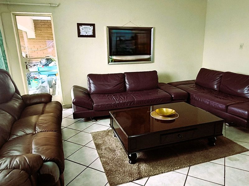 Apartment For Sale in Noordheuwel - Photo 4