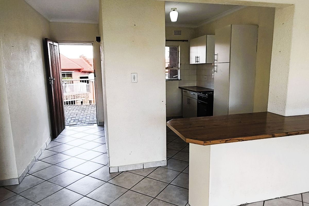 Apartment For Sale in Noordheuwel - Photo 3