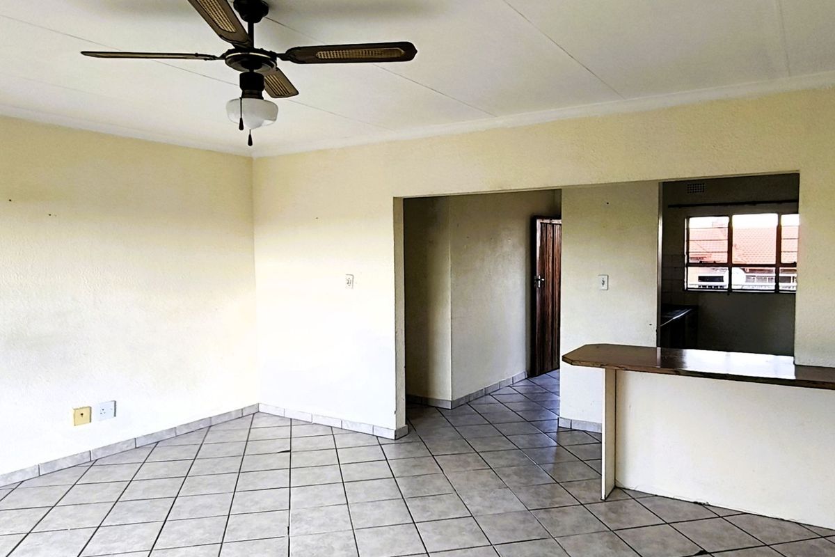 Apartment For Sale in Noordheuwel - Photo 5