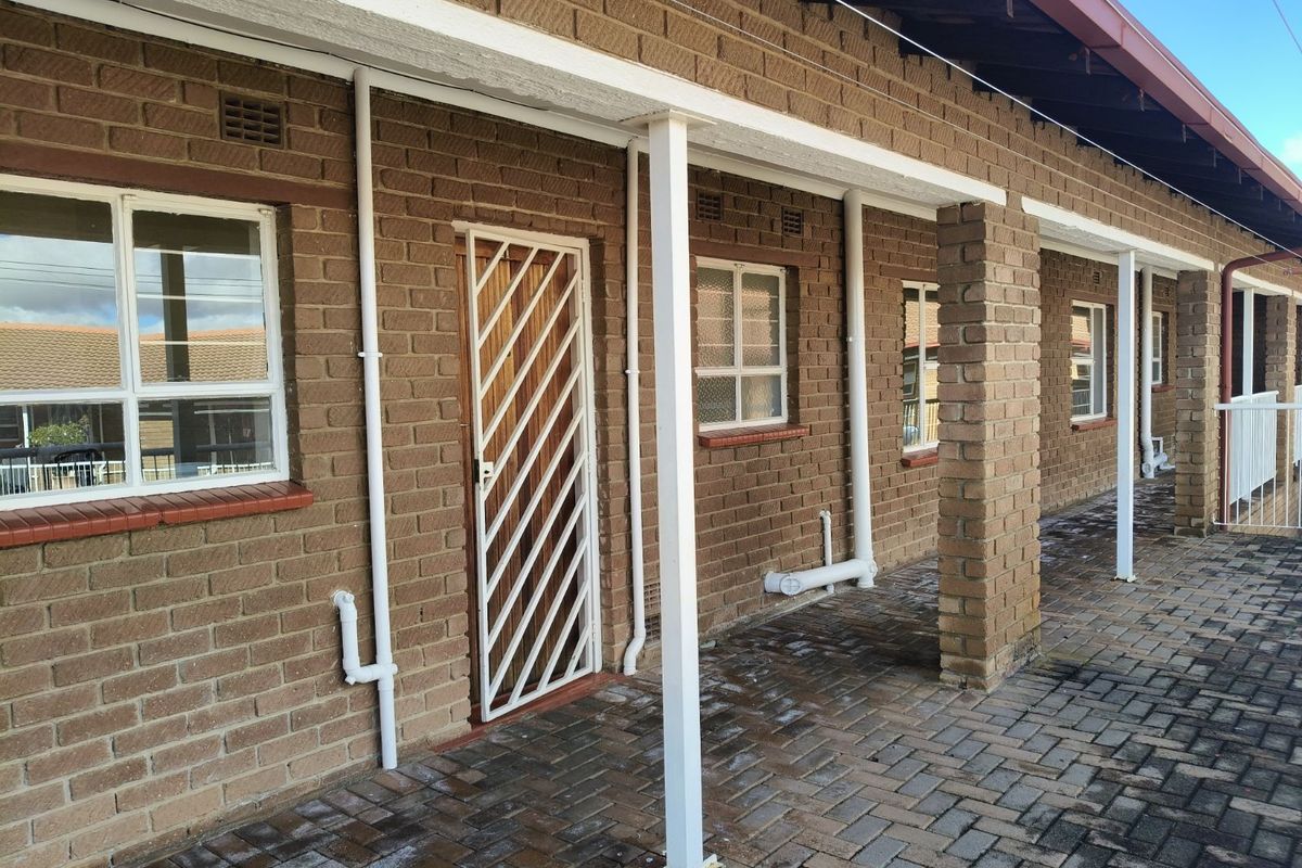 Apartment For Sale in Noordheuwel - Photo 2