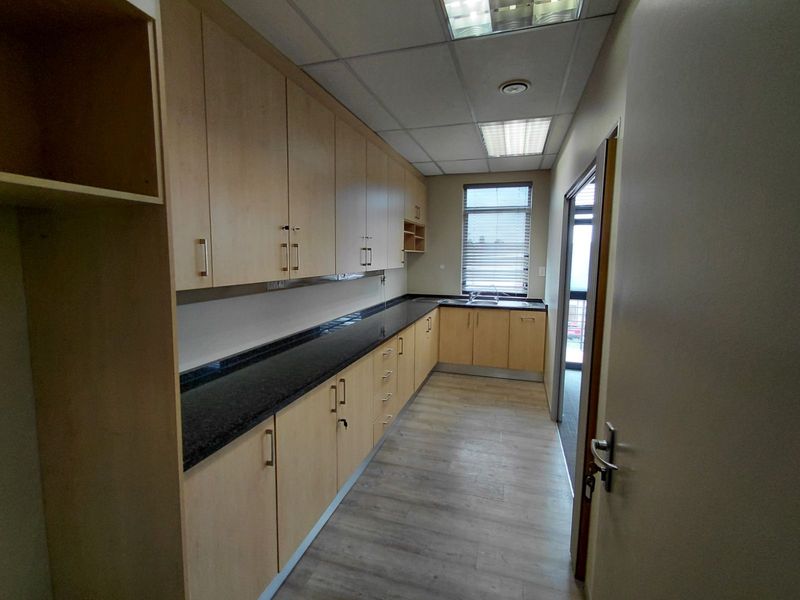 Office To Rent in Faerie Glen - Photo 10