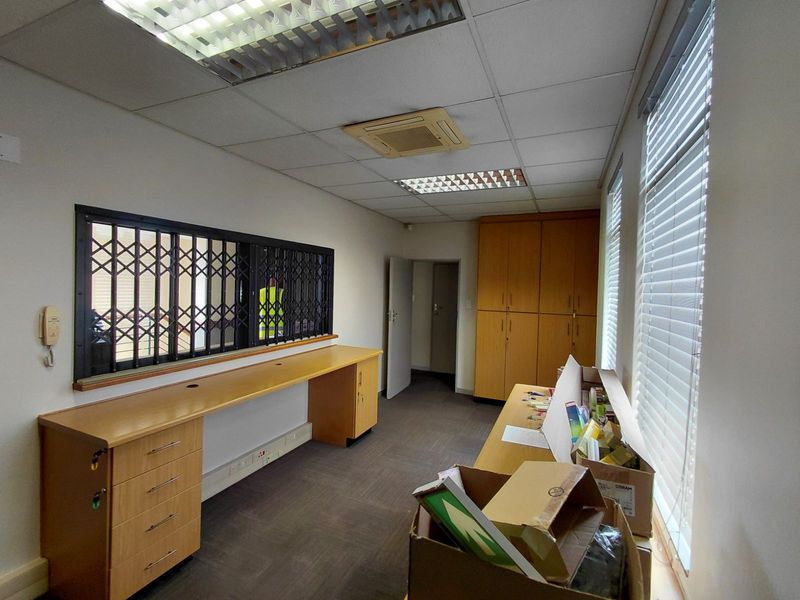 Office To Rent in Faerie Glen - Photo 8