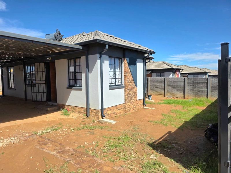 House For Sale in Glenway Estate - Photo 3