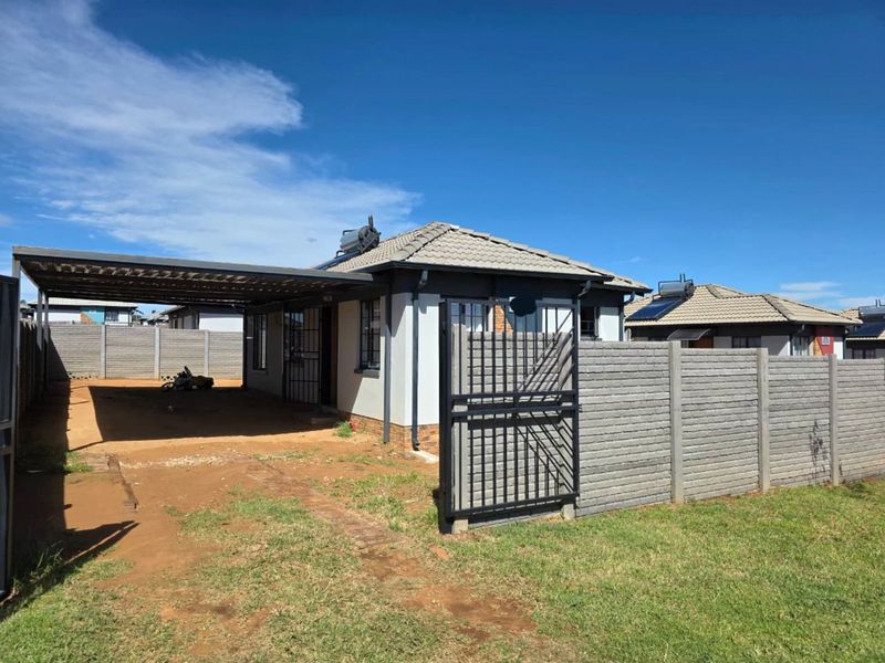 House For Sale in Glenway Estate - Photo 5