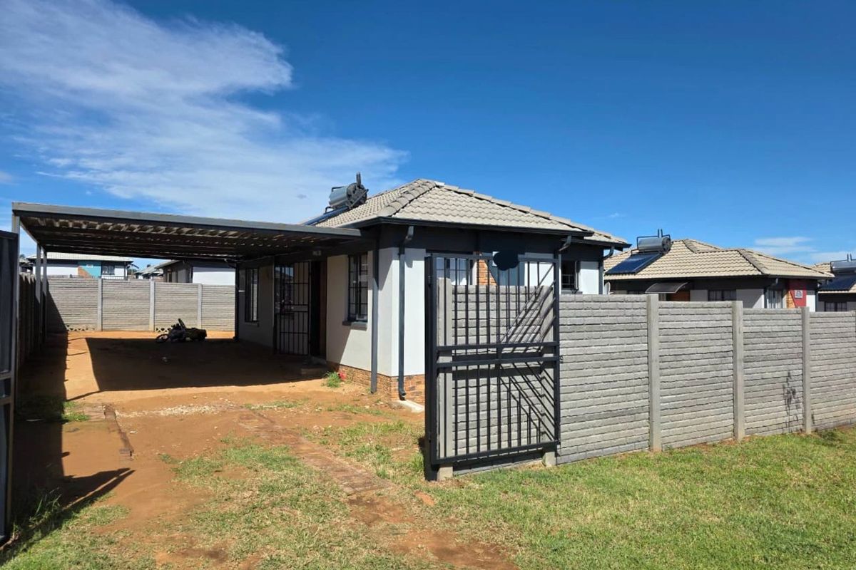 House For Sale in Glenway Estate - Photo 5