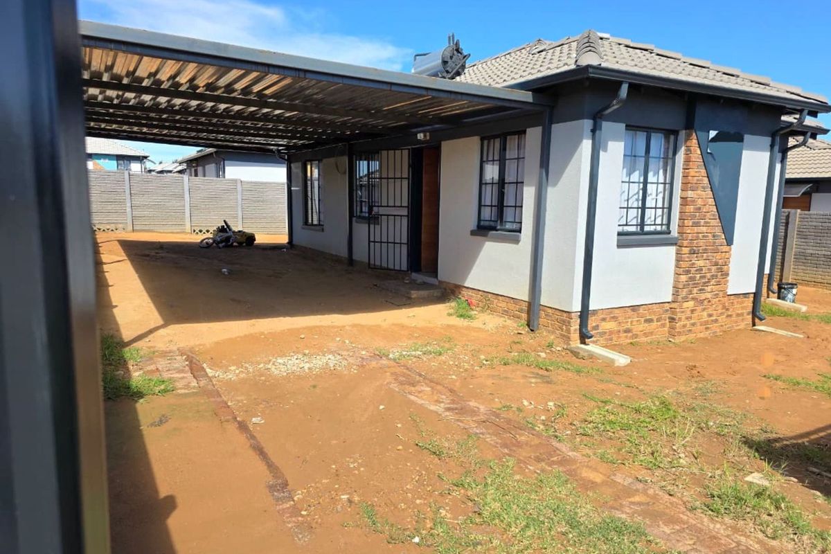 House For Sale in Glenway Estate - Photo 2