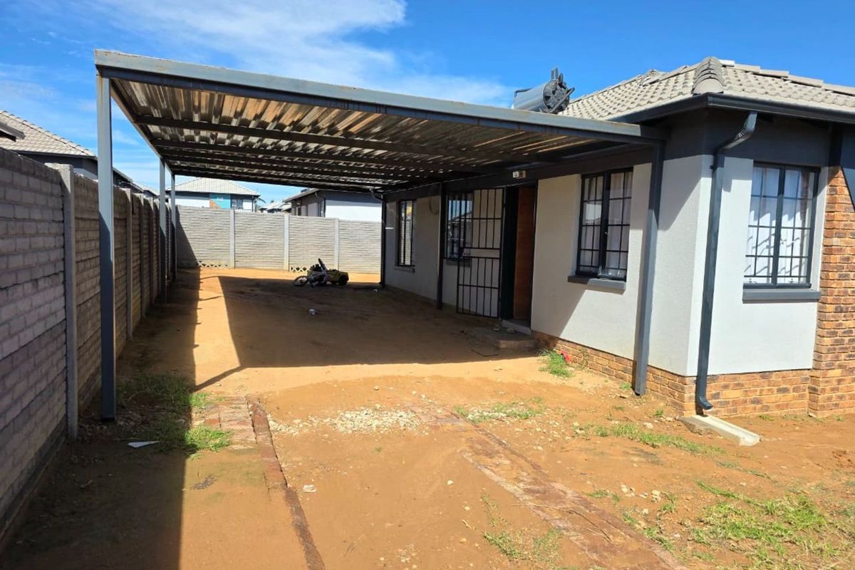 House For Sale in Glenway Estate - Photo 4