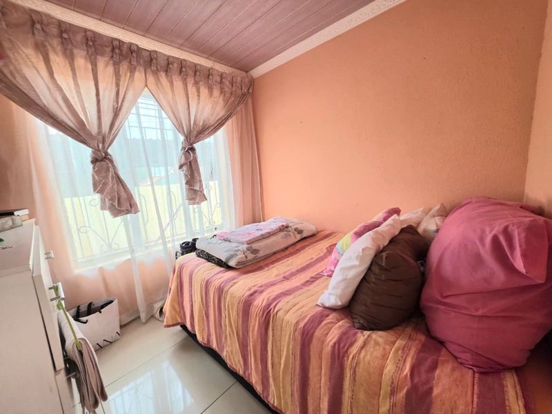 House For Sale in Soshanguve Ext - Photo 9