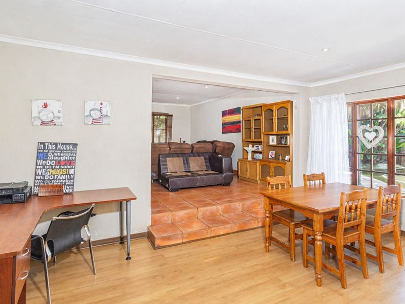 House For Sale in Allen's Nek - Photo 9