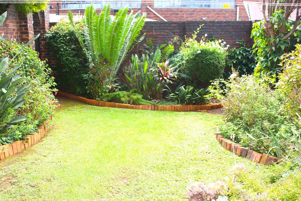 House For Sale in Fairland - Photo 2