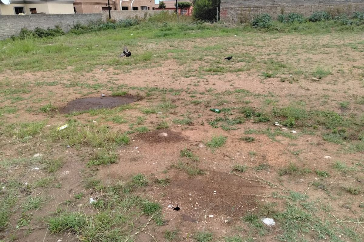 House For Sale in Mabopane Central - Photo 2