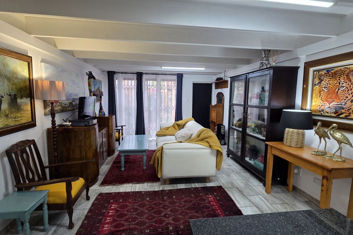 Townhouse For Sale in Weltevreden Park - Photo 3