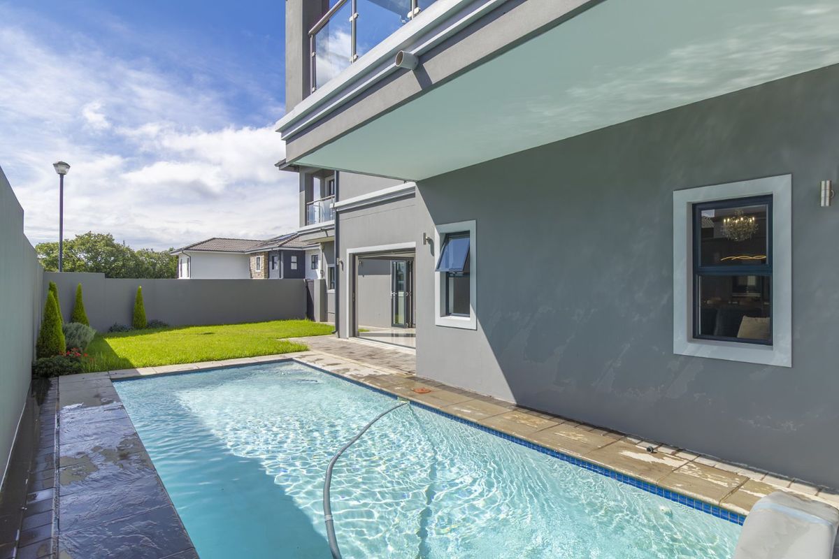 House For Sale in Olivedale - Photo 2
