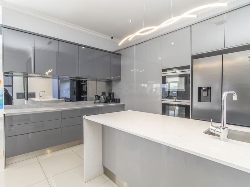 House For Sale in Olivedale - Photo 7